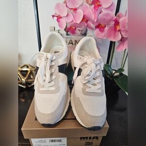 MIA Women's Beige and Black Sneakers